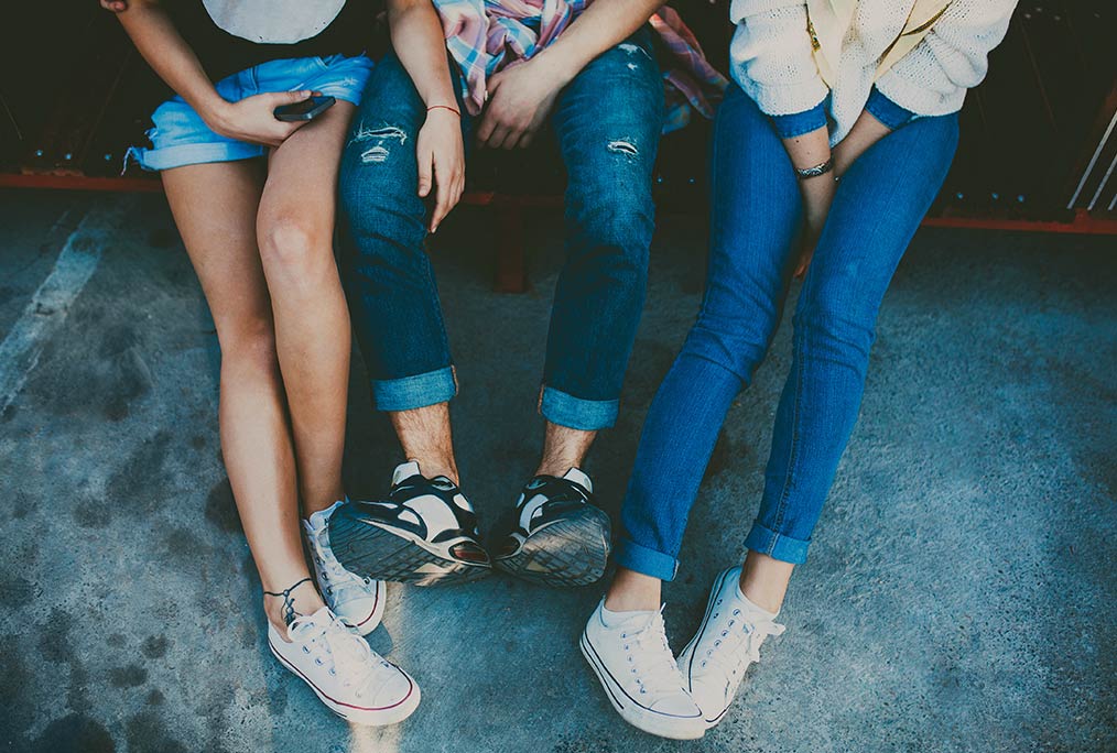 DES COLLECTIONS DE MODE TENDANCES FAMILIALE DANS LA CHAUSSURE ET PRÊT À PORTER À RUY 