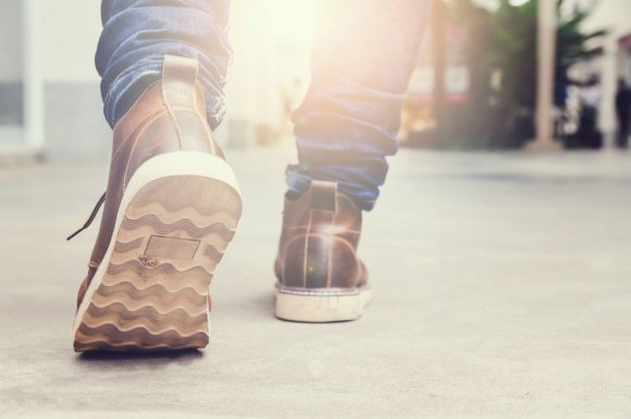 Magasin de chaussures décontractées pour homme